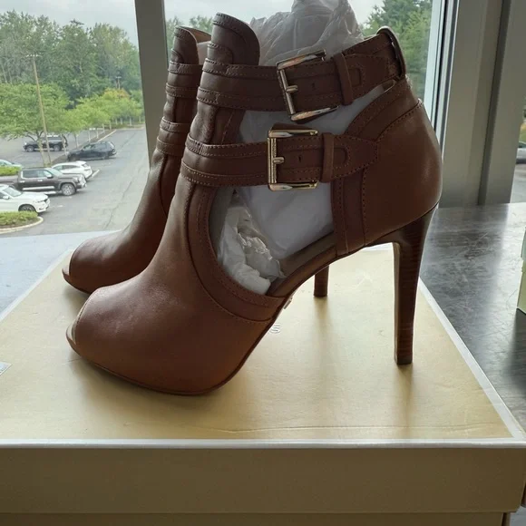 Michael Kors Acorn Leather Bootie - Picture 3 of 3